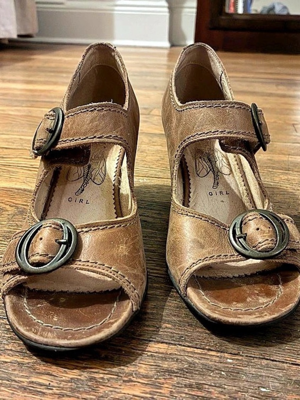 Tsubo Brown Buckle Wedge Sandals